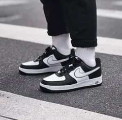 Nike airforce 1 low panda