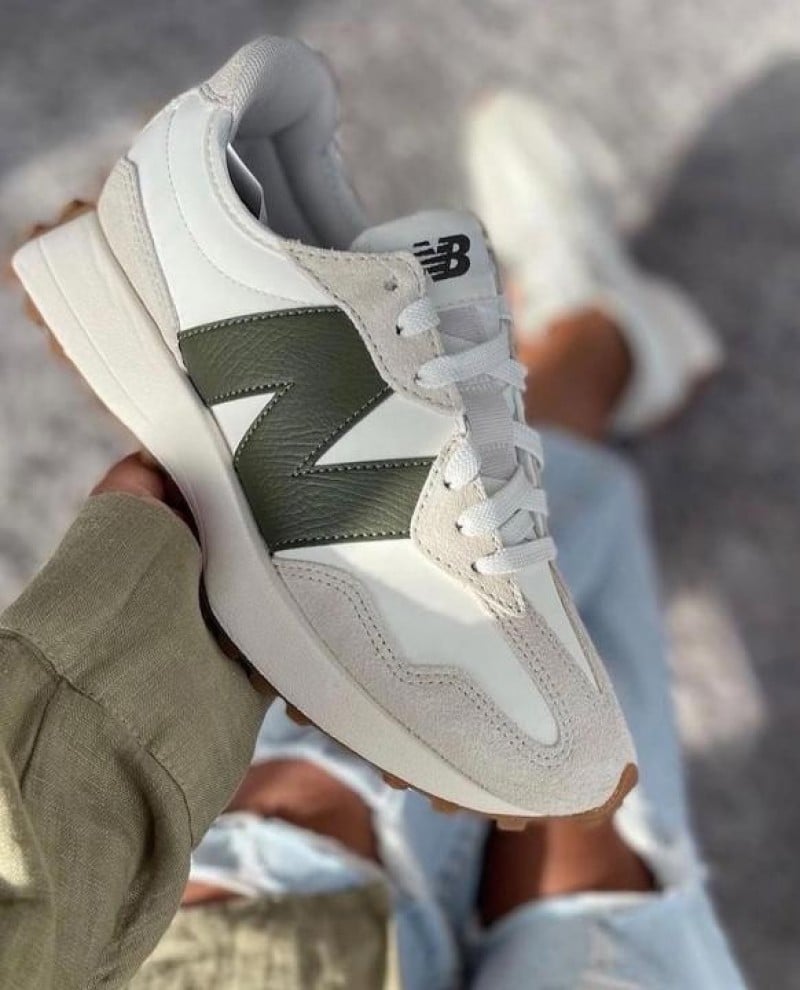 New Balance 327 Moonbeam OAK LEAF GREEN