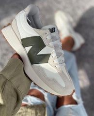 New Balance 327 Moonbeam OAK LEAF GREEN