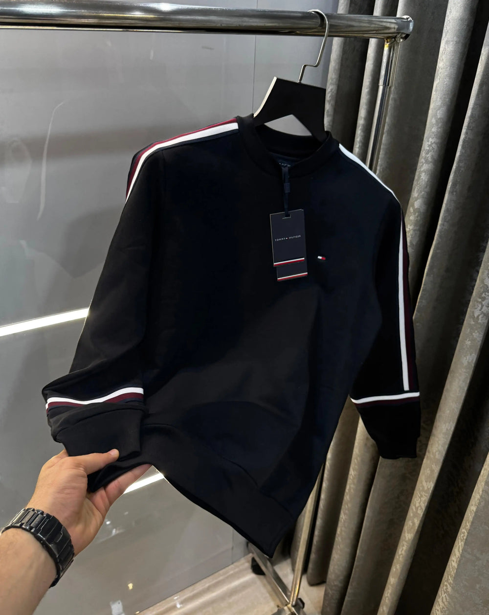 Tomm y Hilfiger Black Premium Sweatshirt