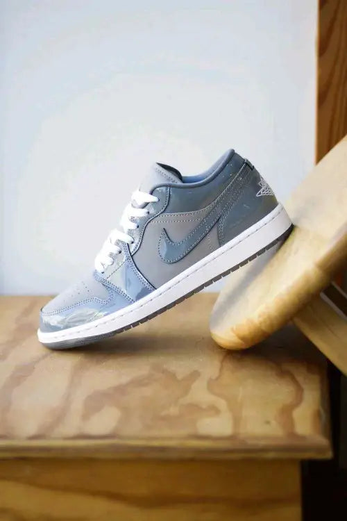 Nike Air Jordan 1 Low SE MEDIUM GREY COOL GREY WHITE