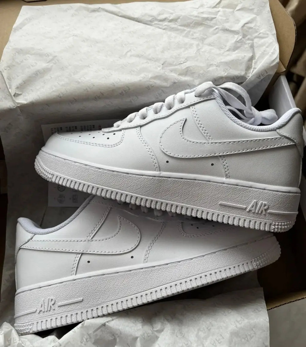 Nik_e Air Force 1 Low Triple White Premium Leather Full Accessories D-1830