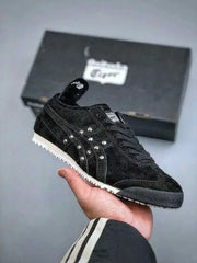 Onitsukaa tiger Mexico 66 SD Crystal black suede (390