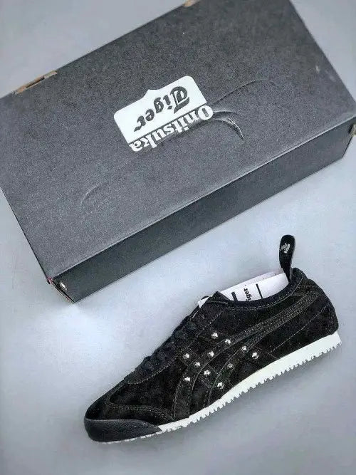 Onitsukaa tiger Mexico 66 SD Crystal black suede (390