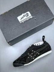 Onitsukaa tiger Mexico 66 SD Crystal black suede (390