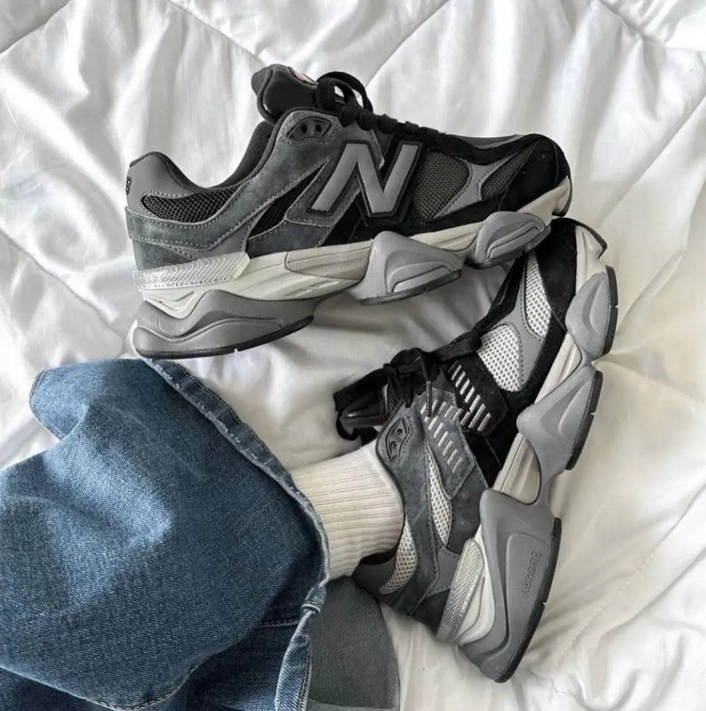 NEW BALANCE 9060 CASTLEROCK BLACK WITH KEYCHAIN