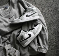 Nike Air Jordan Retro 1 Mid SMOKE