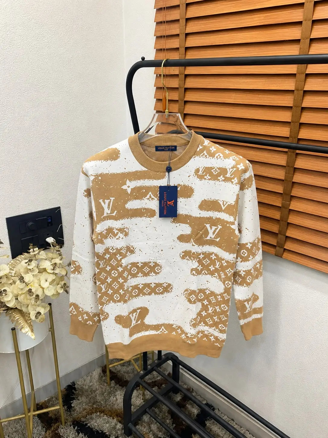 Loui_s Vuitton Monogram Printed Imported Exclusive Sweater (DN 107)