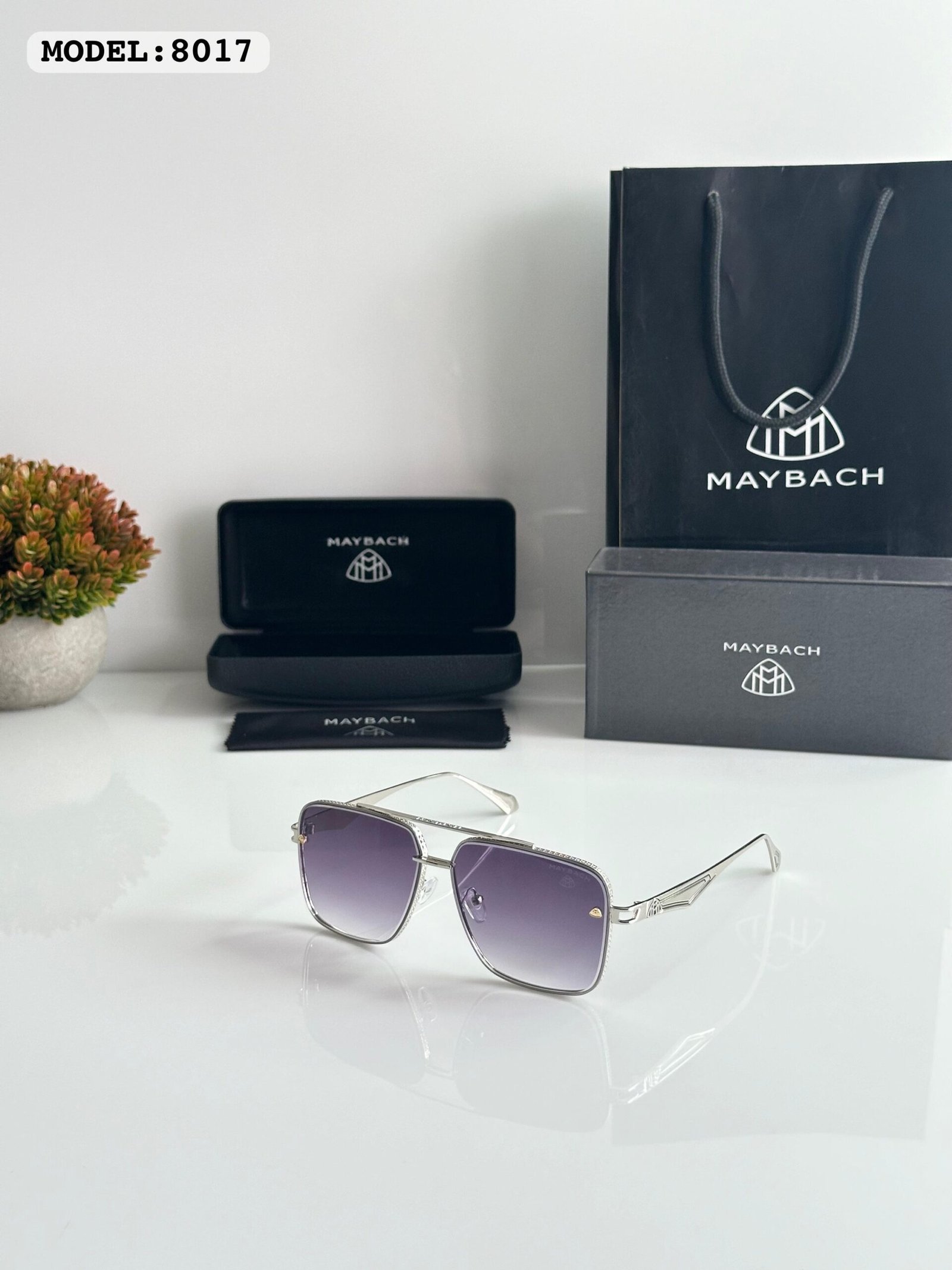 Maybach Silver Black Dc