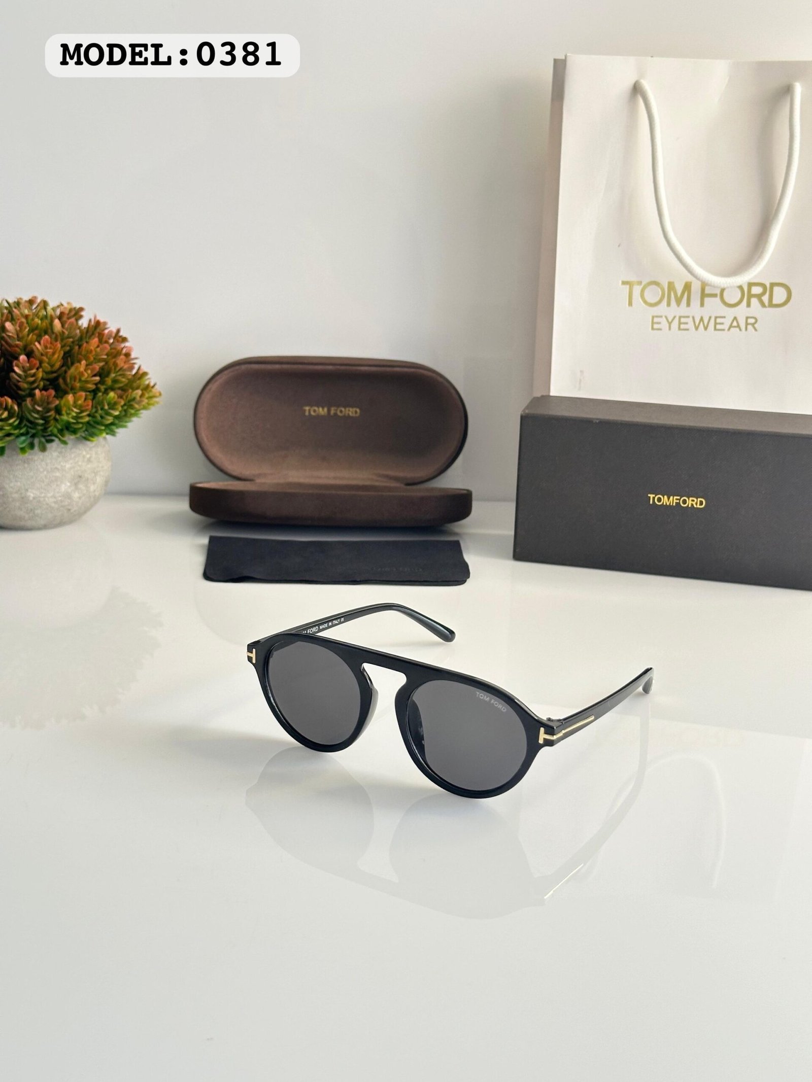 Tomford Black