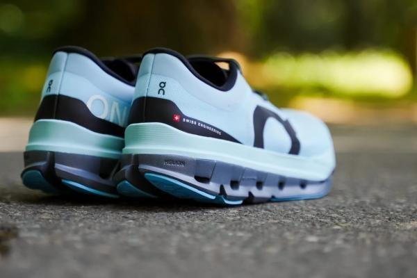 On Running Cloud Flow 5 Blue Black TOP BATCH UA - Image 2