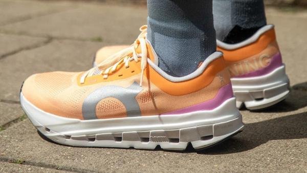 On Running Cloud Flow 5 Orange White TOP BATCH UA - Image 2